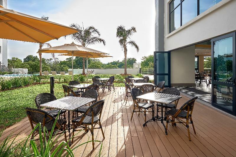 The Regency Apartment Hotel Menlyn Pretoria Bagian luar foto